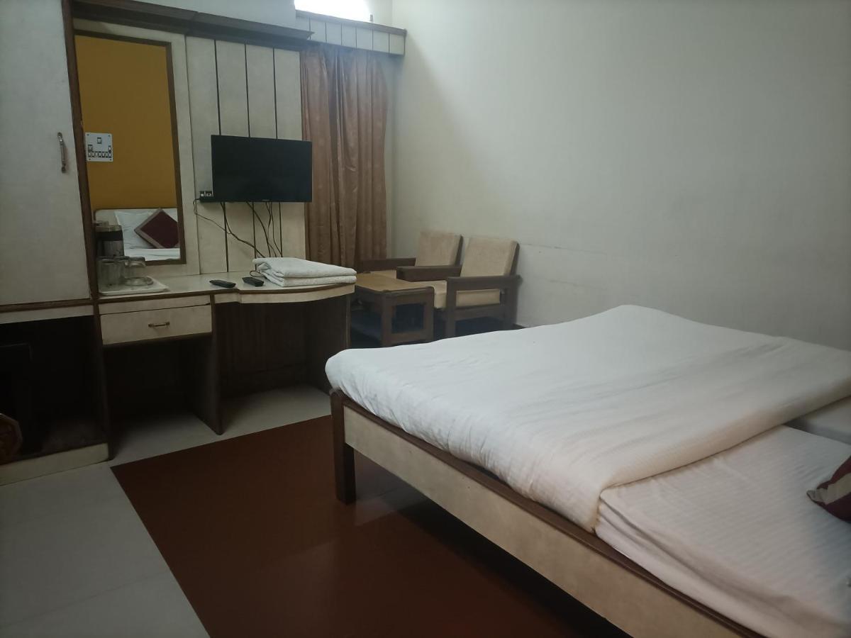 Hotel Midtown Haridwār Esterno foto