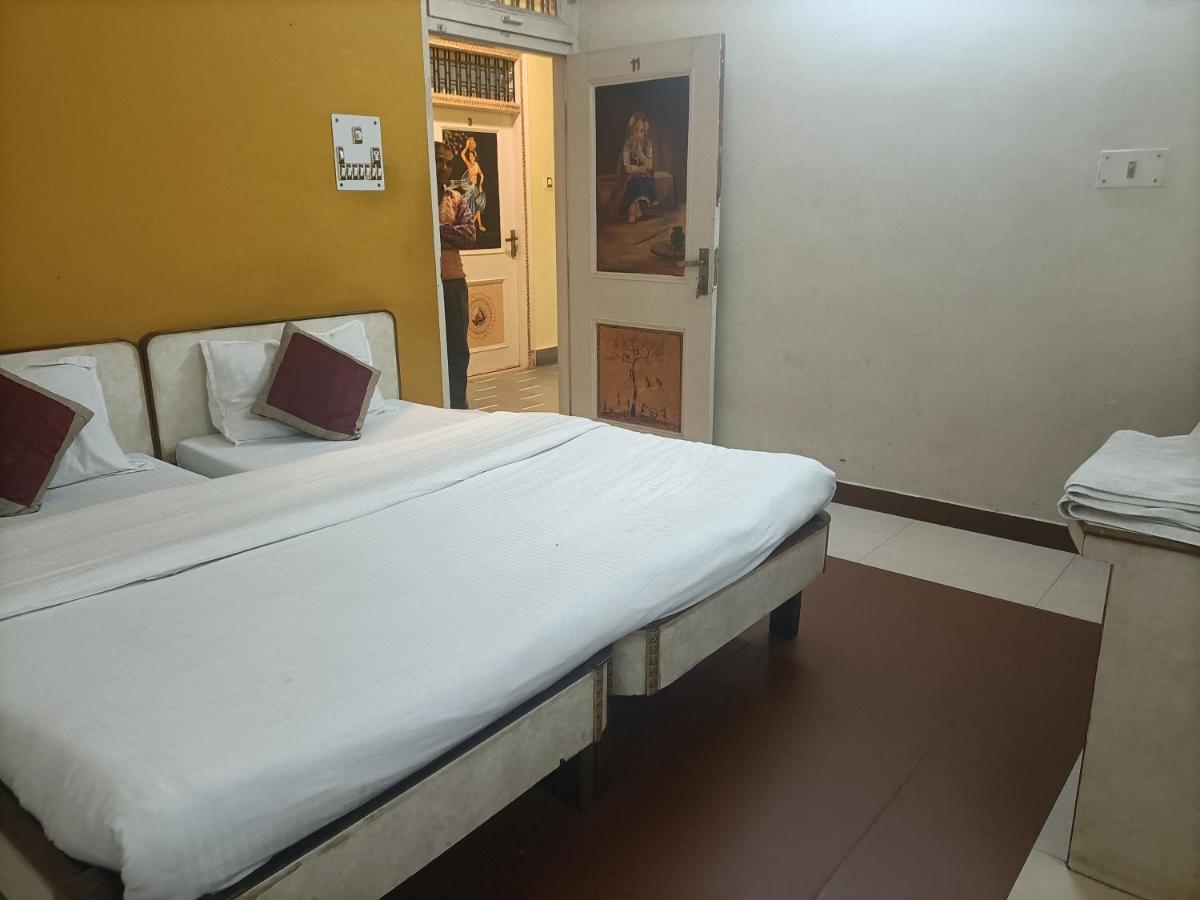 Hotel Midtown Haridwār Esterno foto