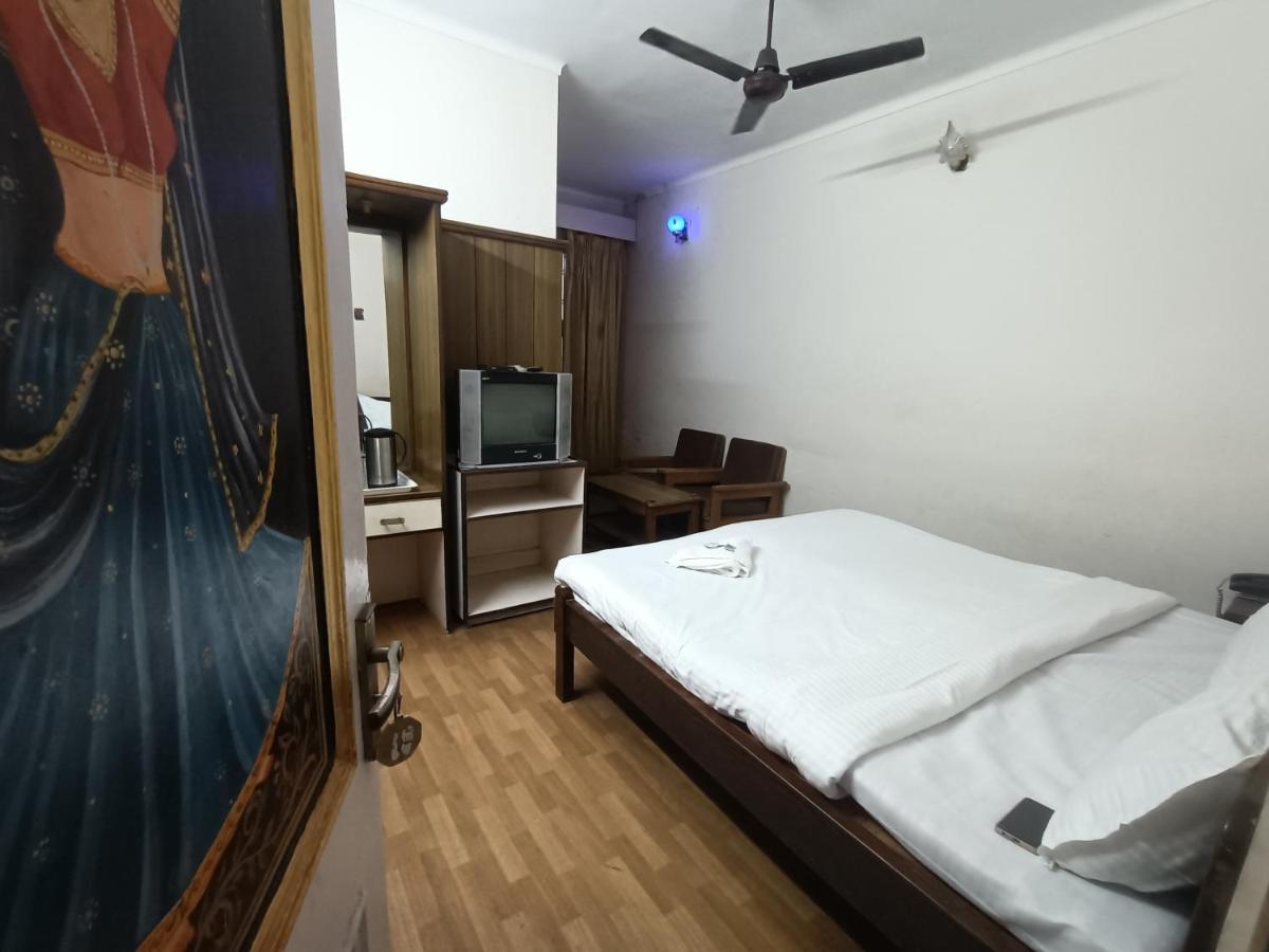 Hotel Midtown Haridwār Esterno foto