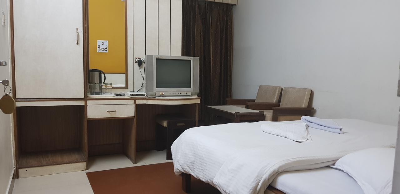 Hotel Midtown Haridwār Esterno foto